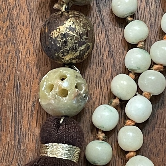 Mala Necklace Hand Knotted in Zan Pattern OOAK - Picture 4 of 7